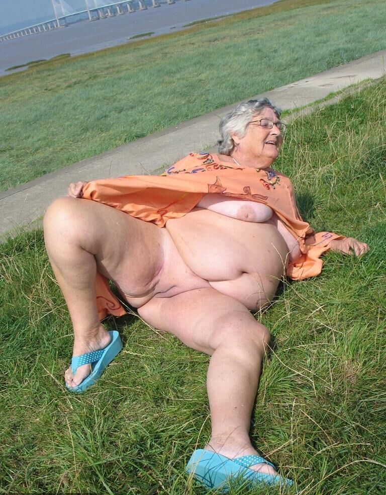 Mamie Grosse Truie Aime l'Air de la Mer