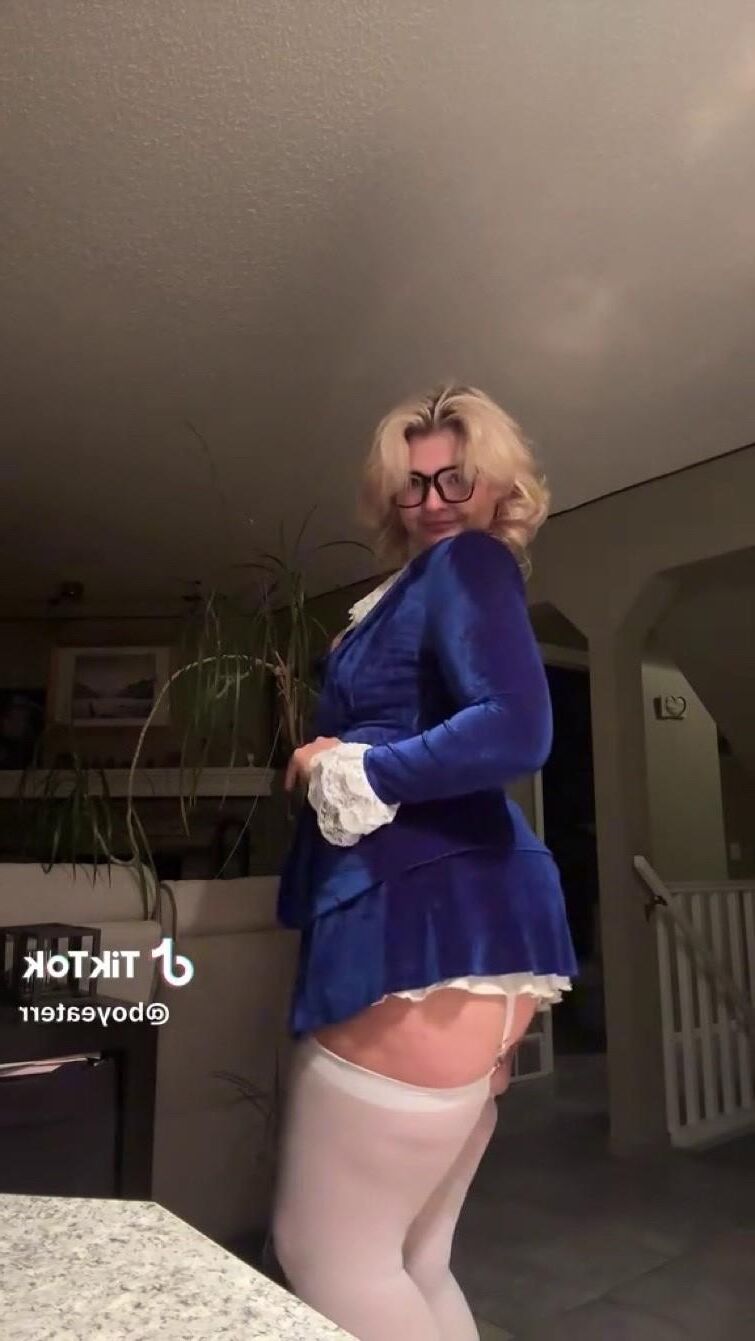 Boy Lover Big Butt Big Tits Beauty Blonde TikToker Girl Hot Shot