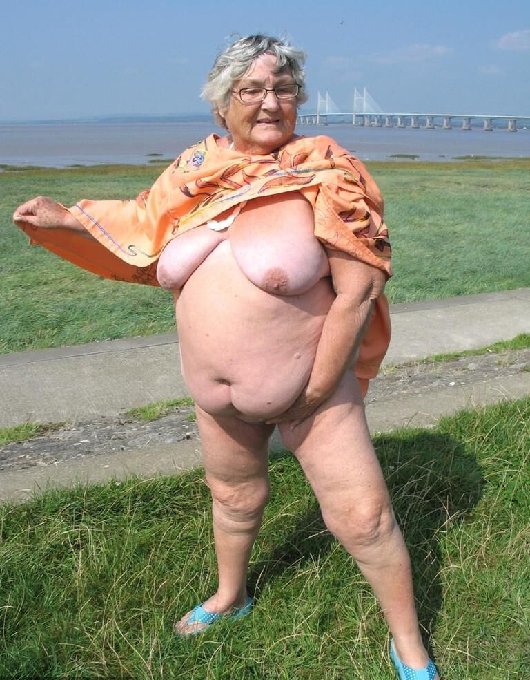 Mamie Grosse Truie Aime l'Air de la Mer