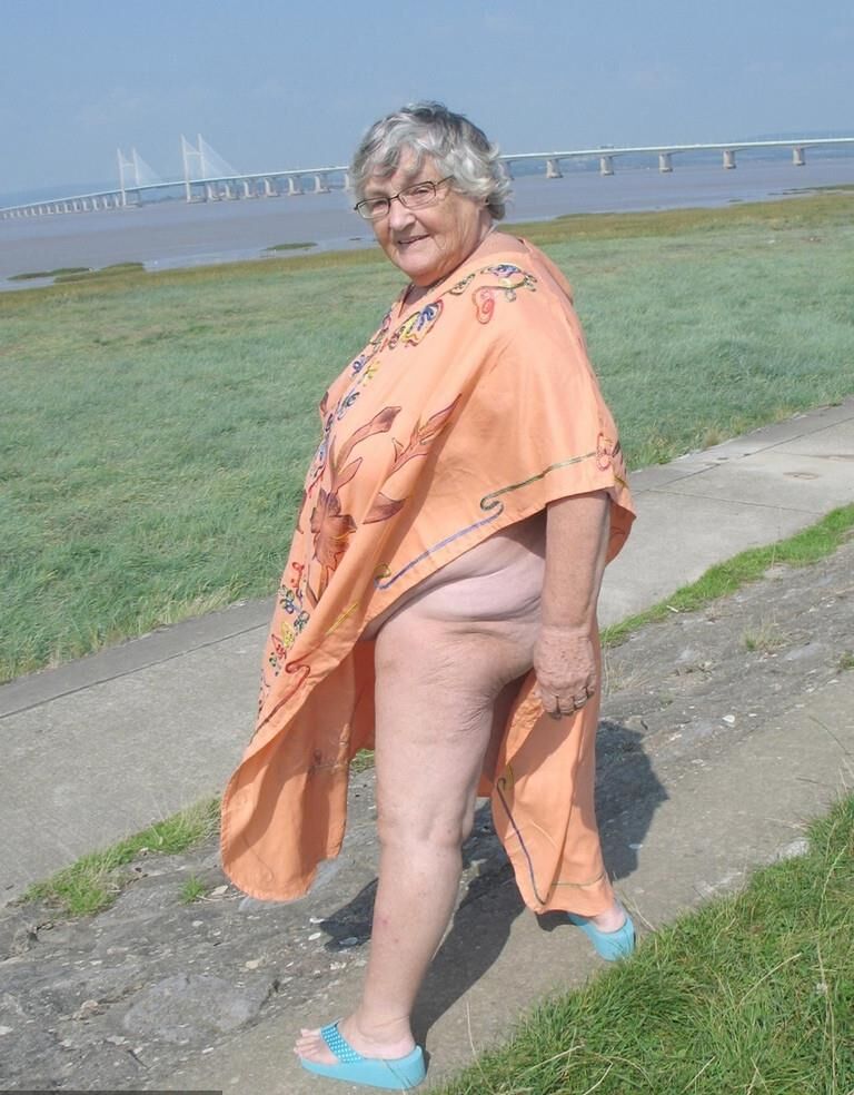 Mamie Grosse Truie Aime l'Air de la Mer