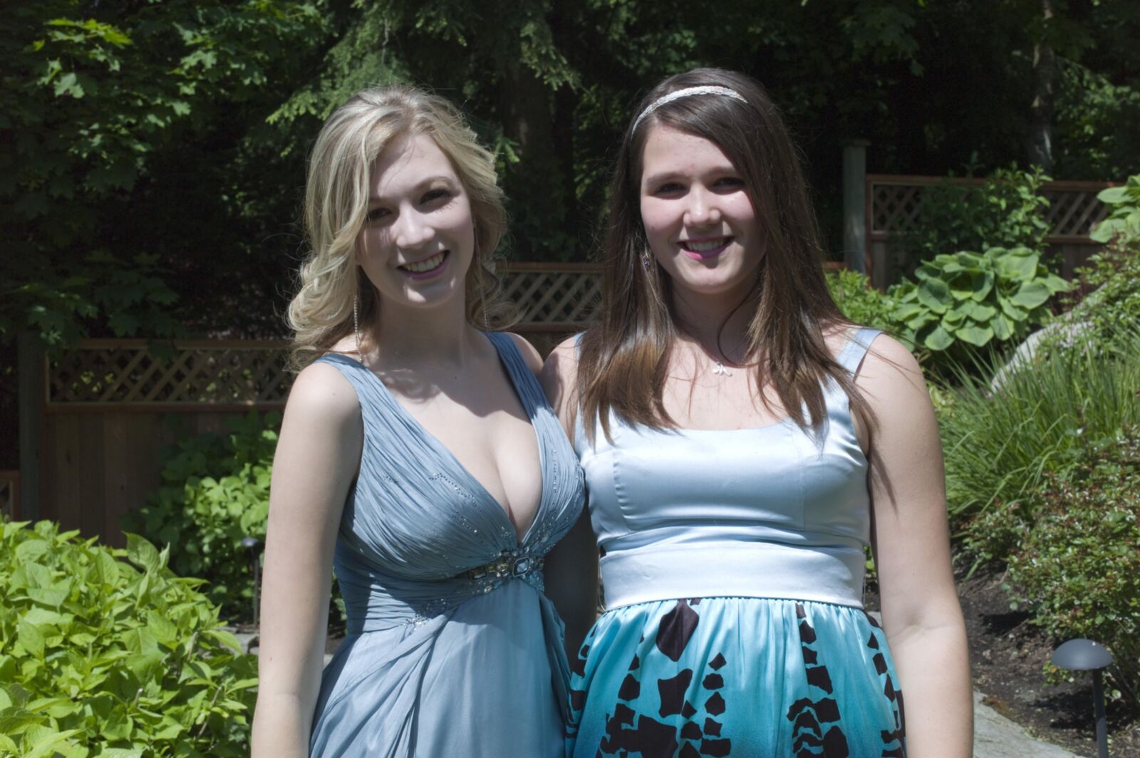 BUSTY BIG TITS PROM BABES!