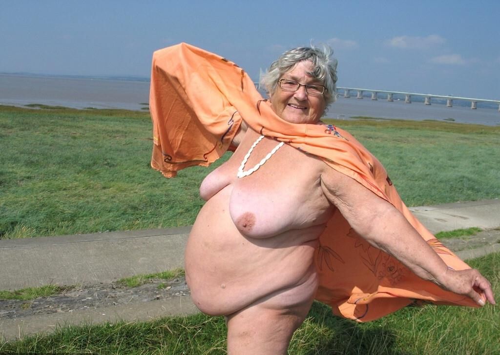 Mamie Grosse Truie Aime l'Air de la Mer