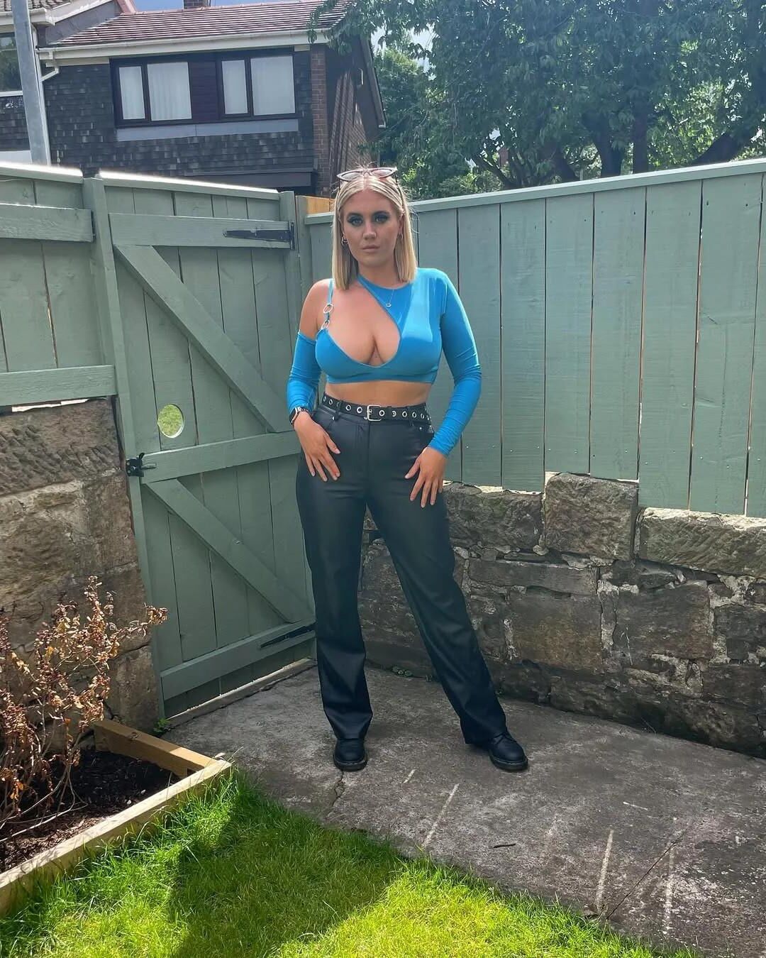 Busty Girls 