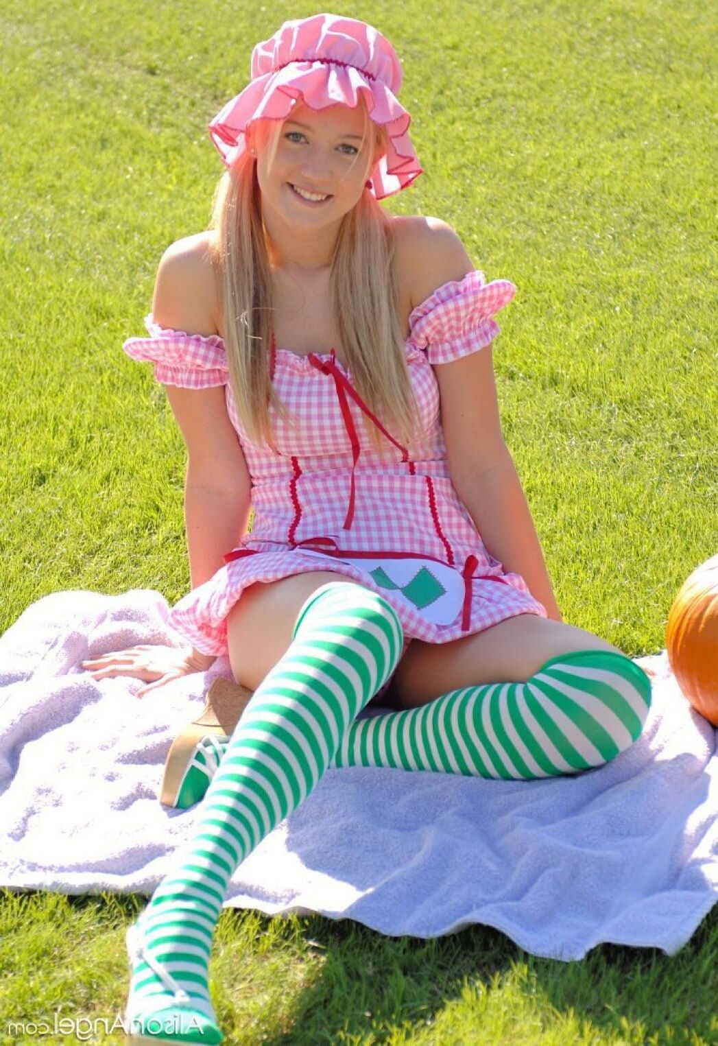 AlisonAngel ALISON Strawberry shortcake