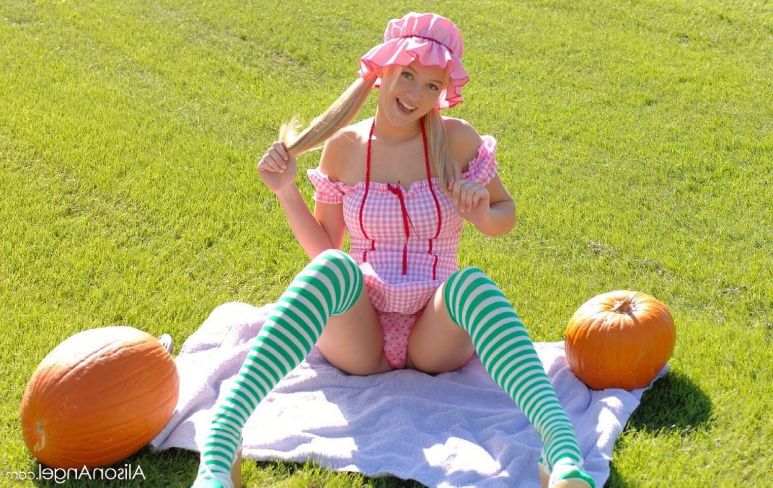 AlisonAngel ALISON Strawberry shortcake