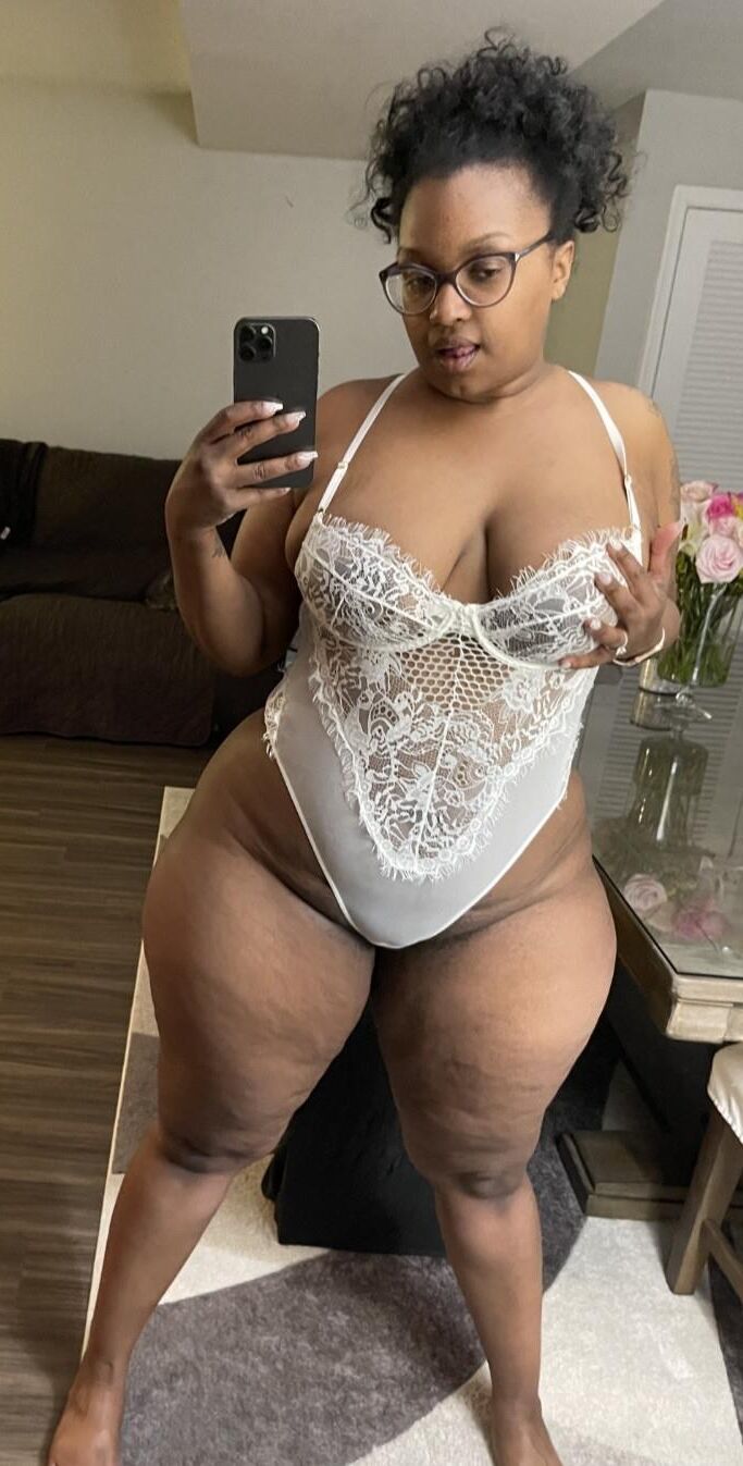 Mia Sapphire Ebony Babe