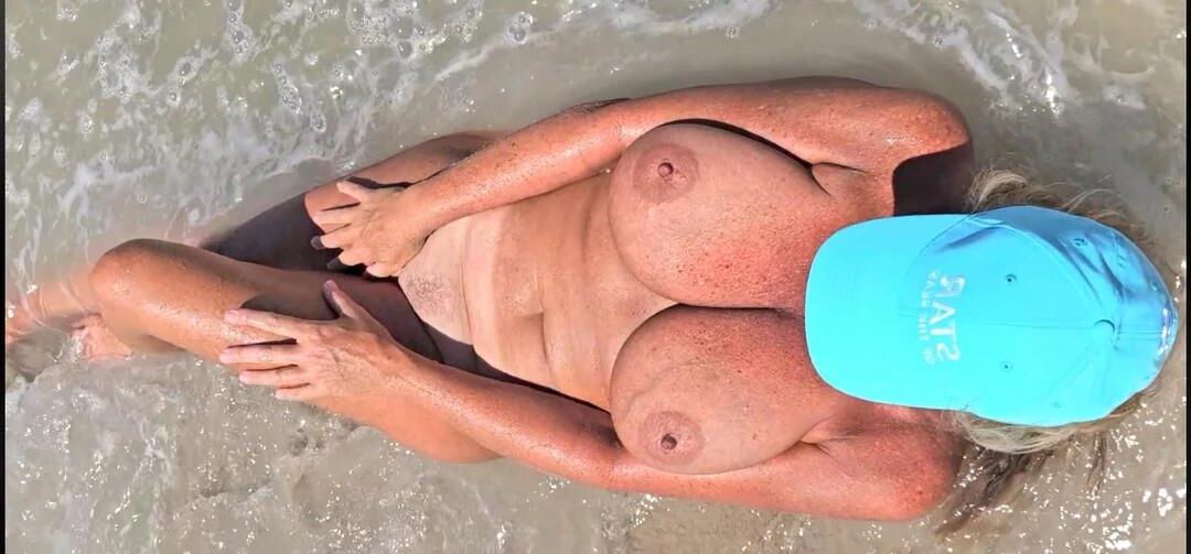 busty beach mom