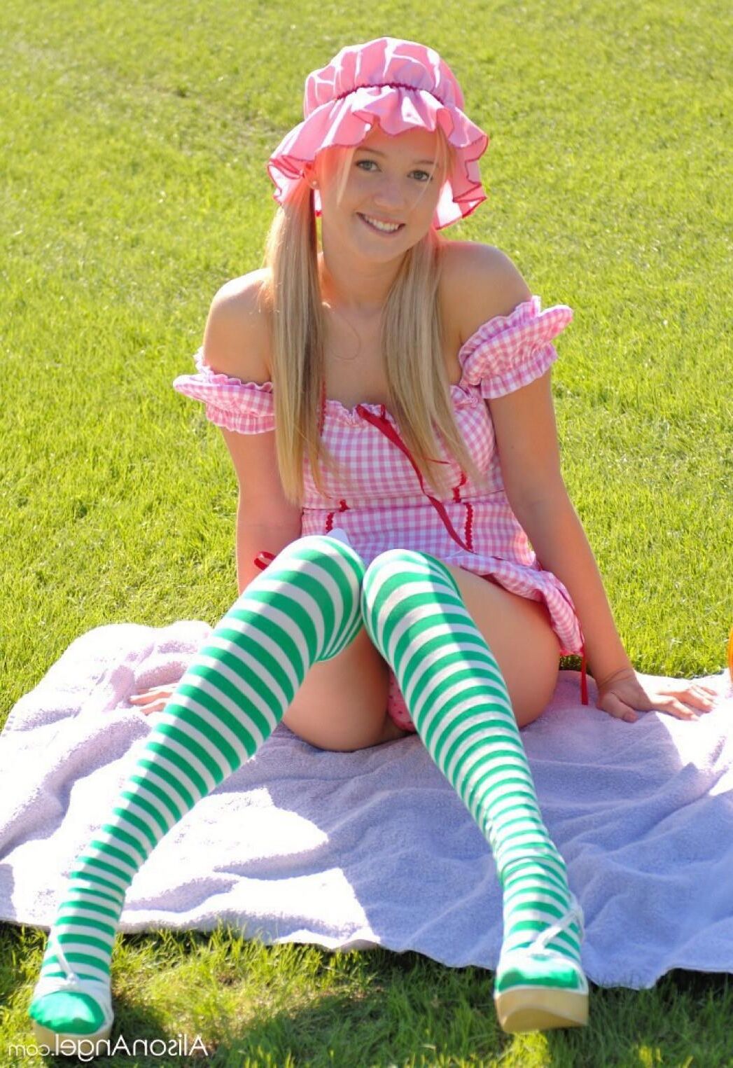 AlisonAngel ALISON Strawberry shortcake