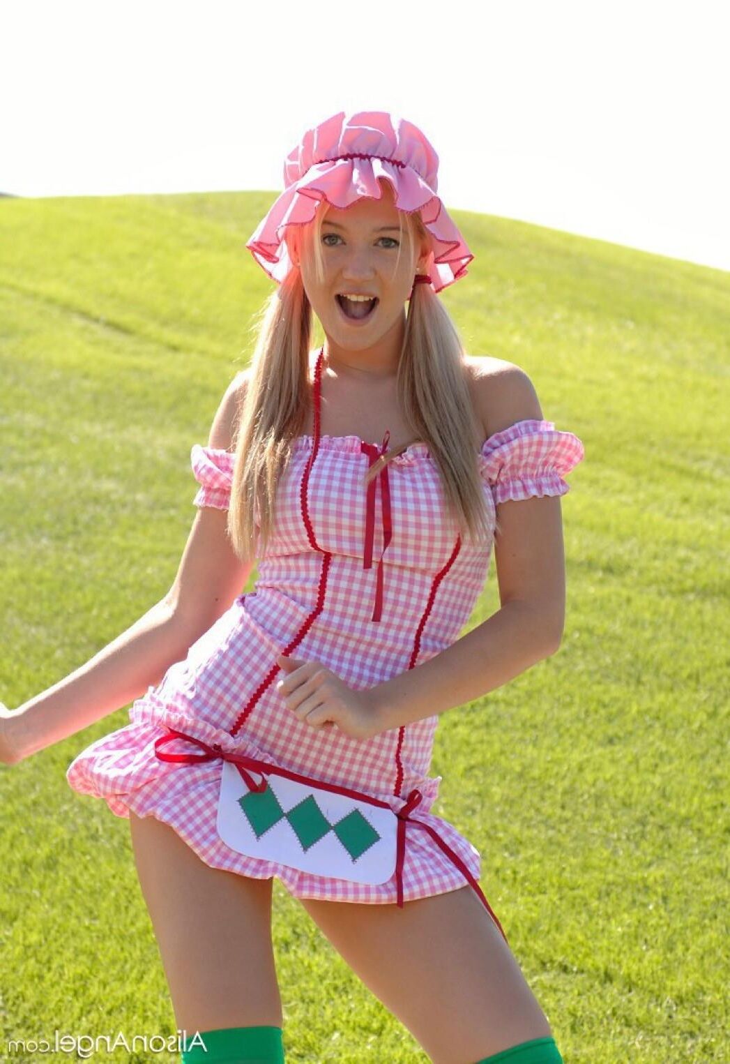 AlisonAngel ALISON Strawberry shortcake
