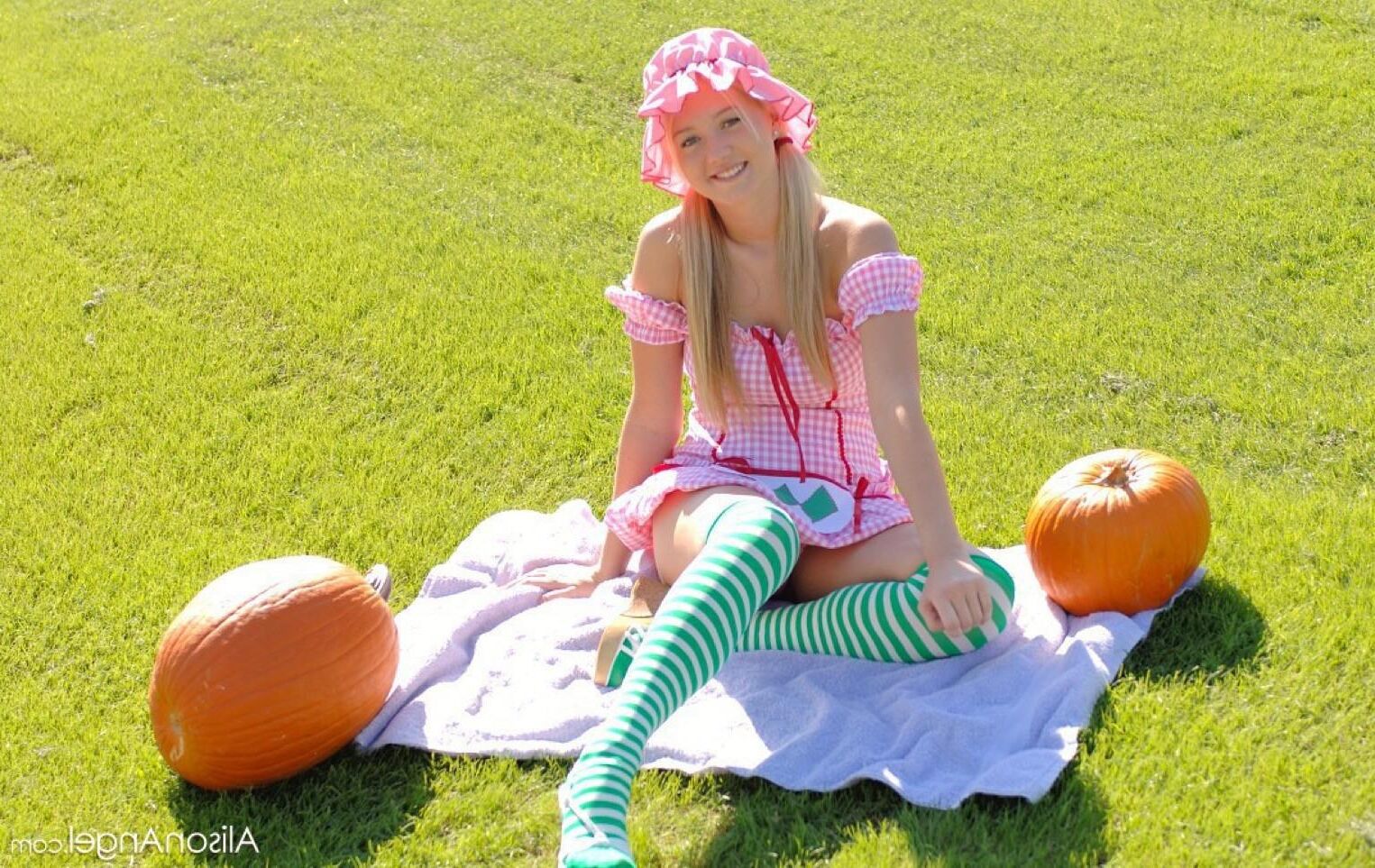 AlisonAngel ALISON Strawberry shortcake