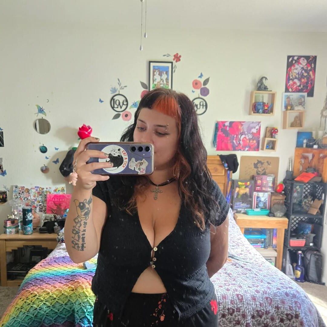 fat tits and pussy exposed