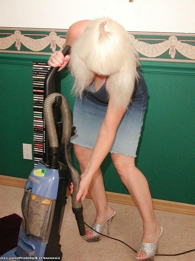 . Linda Peroxide blonde MILF