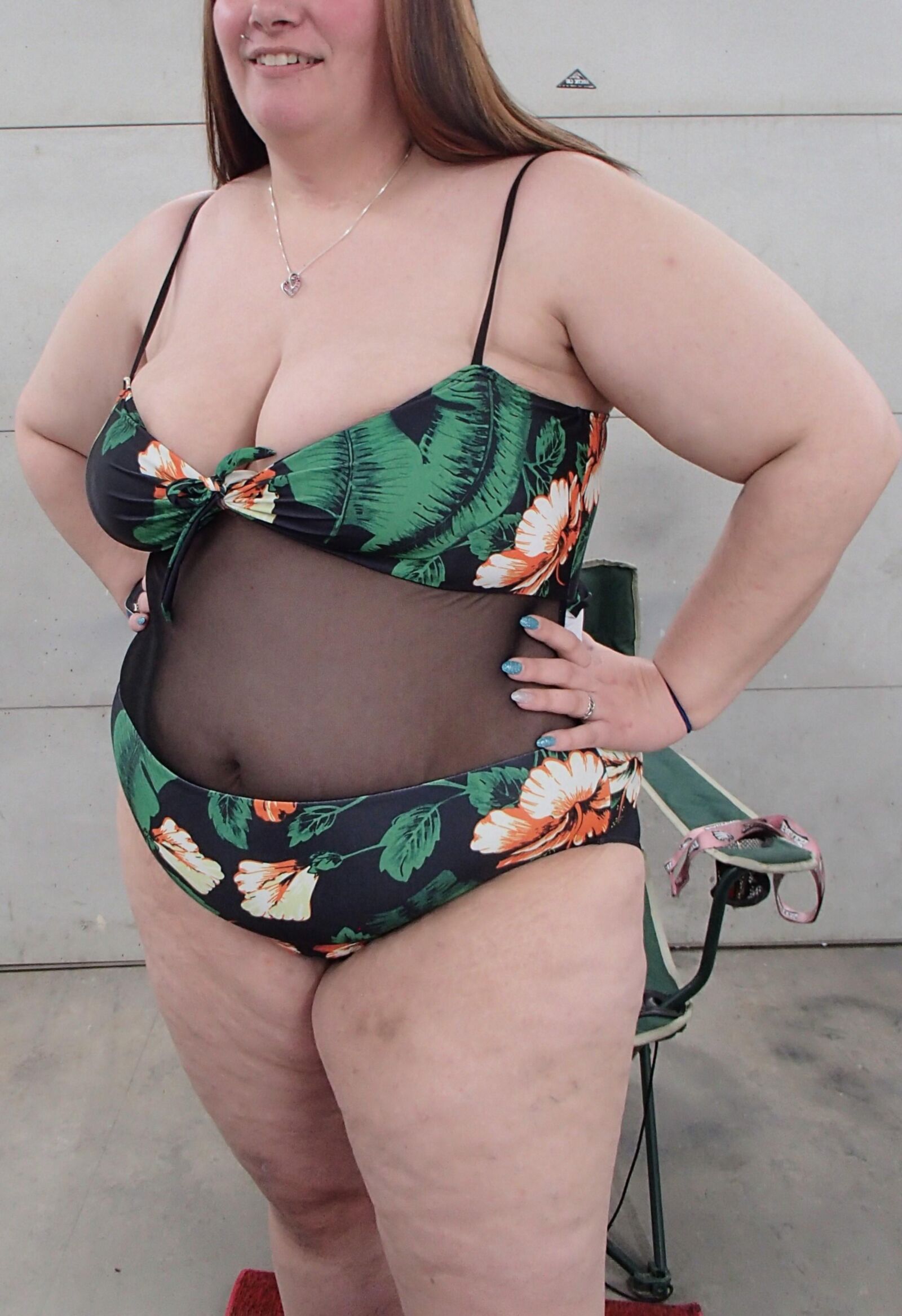 Modèle de bikini amateur BBW
