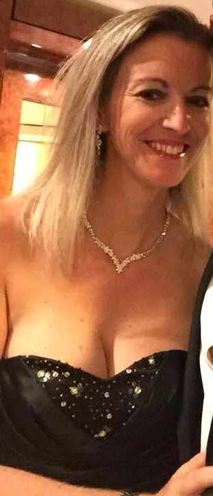 Ludivine french milf big tits grosses loches bandantes