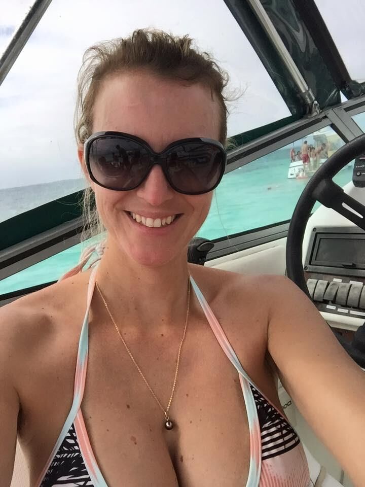 Ludivine french milf big tits grosses loches bandantes