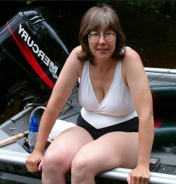 Unaware nerdy housewife exposed by husband