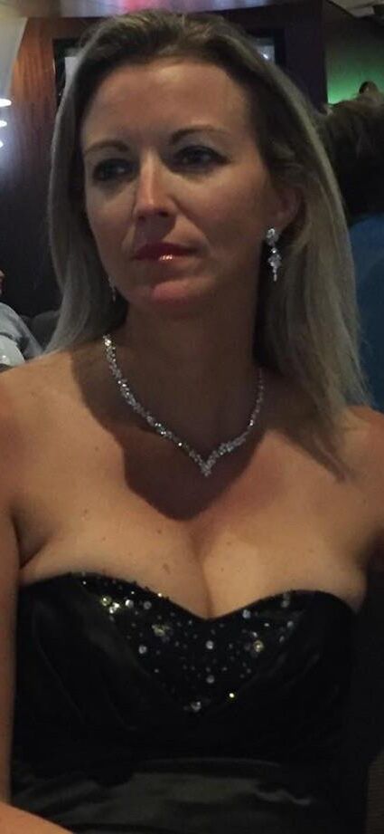 Ludivine french milf big tits grosses loches bandantes