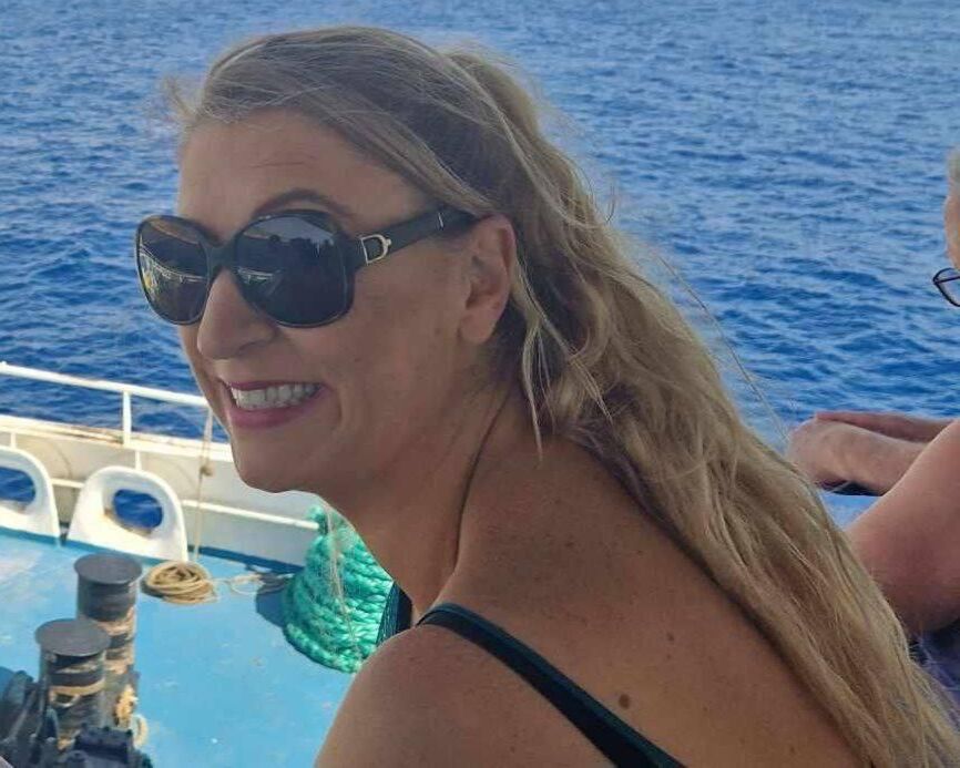 Fucking hot french milf big tits Caroline et ses gros nichons