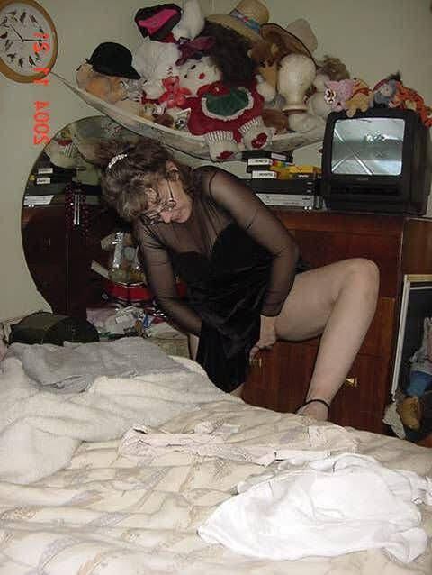 Unaware nerdy housewife exposed by husband