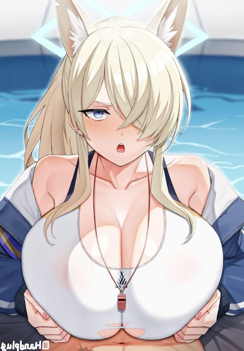 Tiddies d'anime massifs