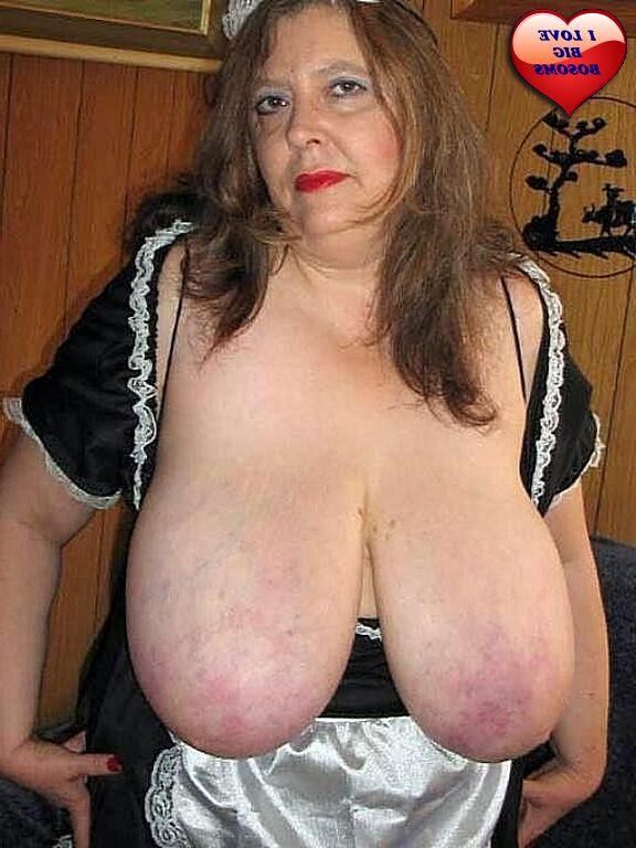 Dames plus âgées avec de beaux grands seins