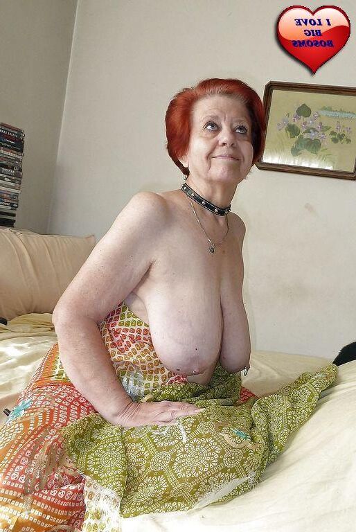 Dames plus âgées avec de beaux grands seins