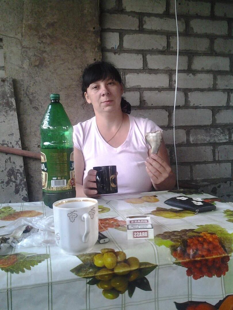 Busty mature Ukrainian Luda from Kryviy Rog at the Xmast tree