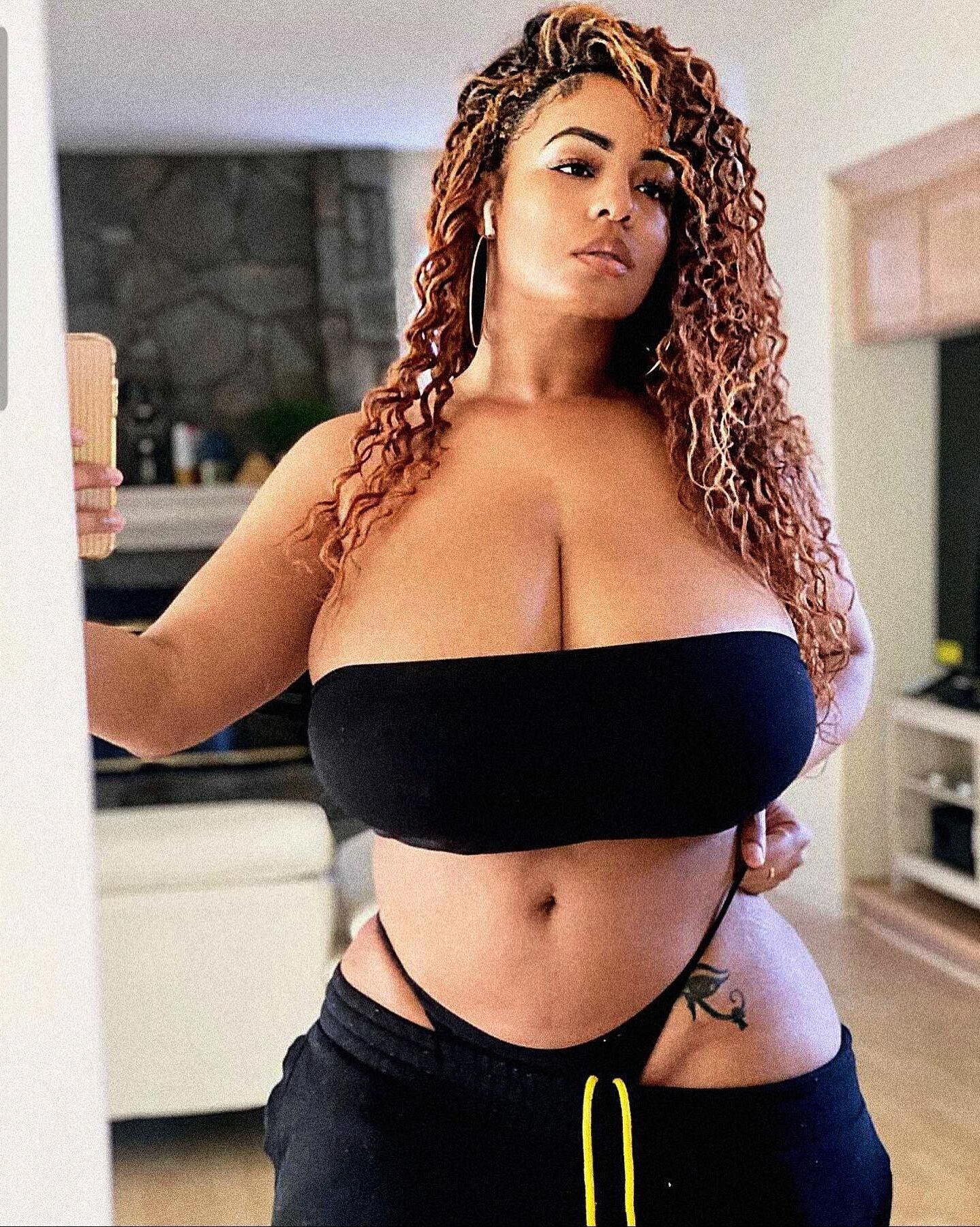 Persephanii Huge Tits Ebony 
