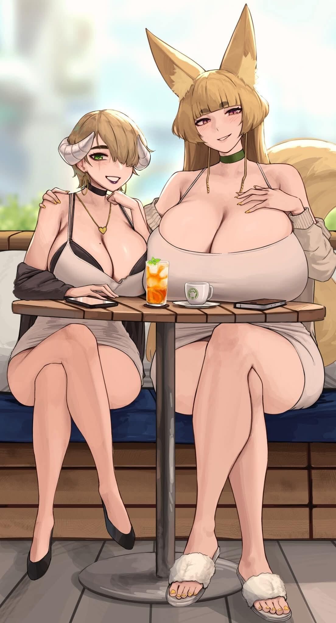 Tiddies d'anime massifs