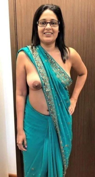 Hey mom, show me one tit! 