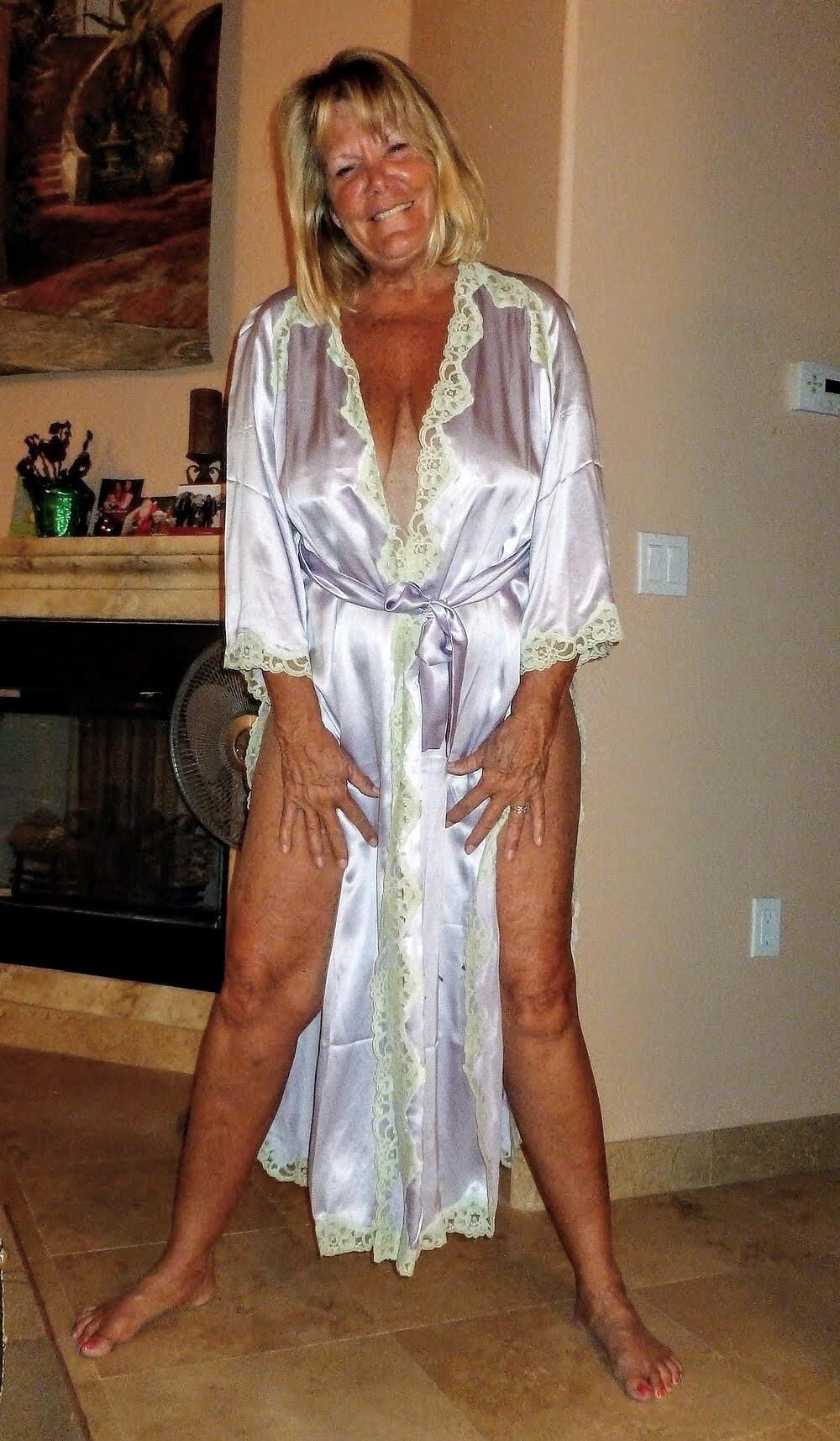 Sarah mature blonde milf