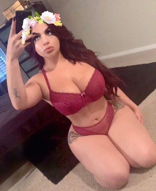 BIG TITS SELFIE PRINCESS Bimbo Selfpic Selfshot Teen Slut #