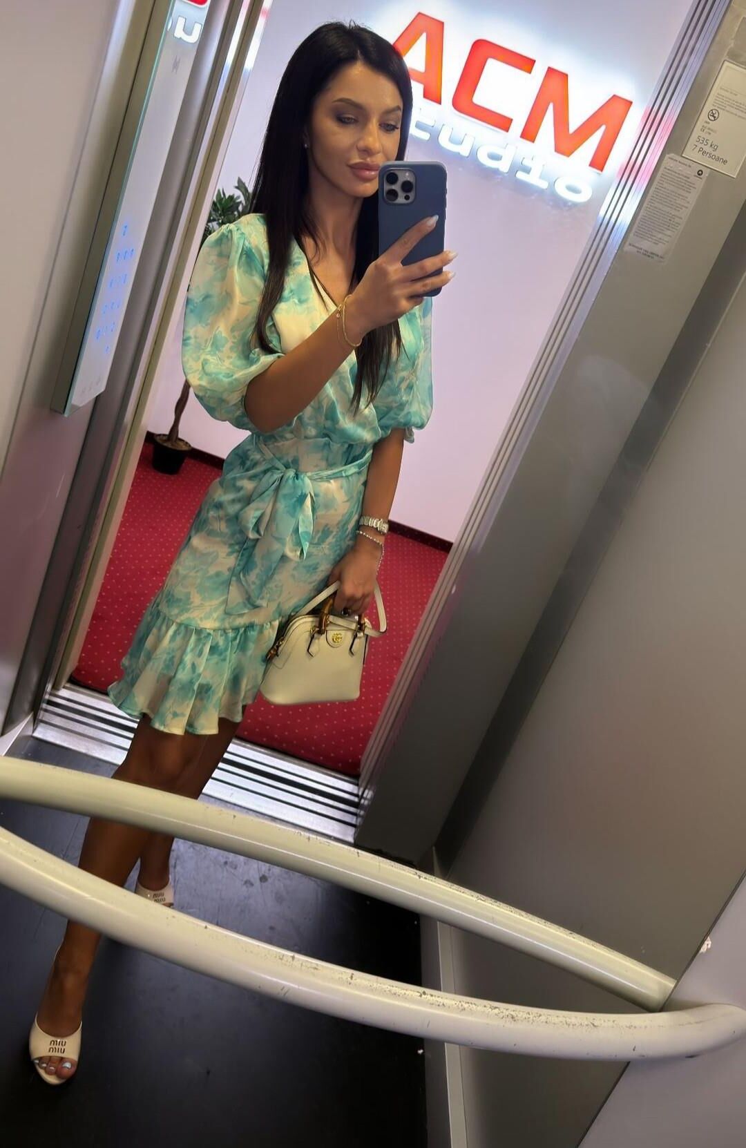 Romanian slut Anyss ...NO LIMITS COMMENTS
