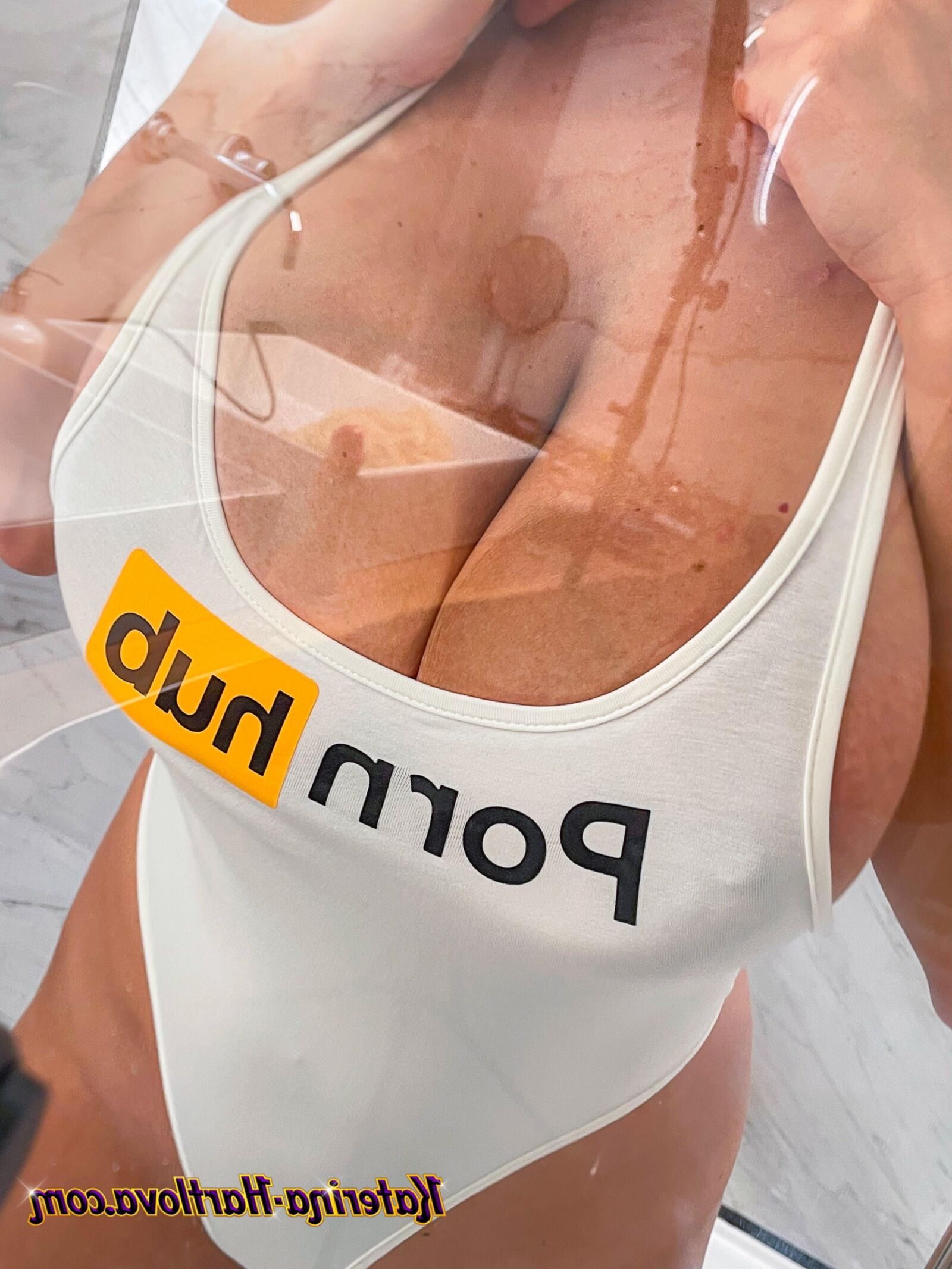 KaterinaHartlova KATERINA Water masturbate in pornhub outfit