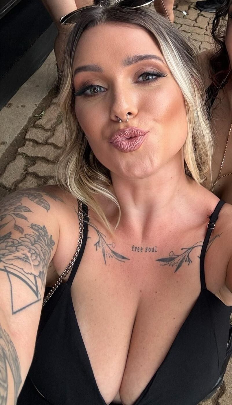 STUPID BIG BOOBS