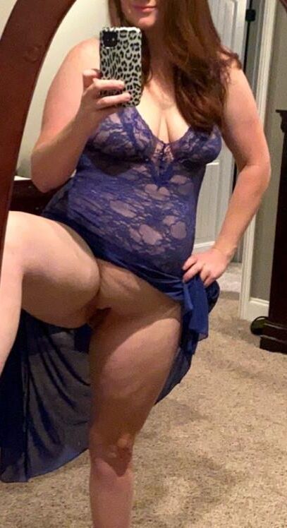 Chubby redhead with the body of a Milf