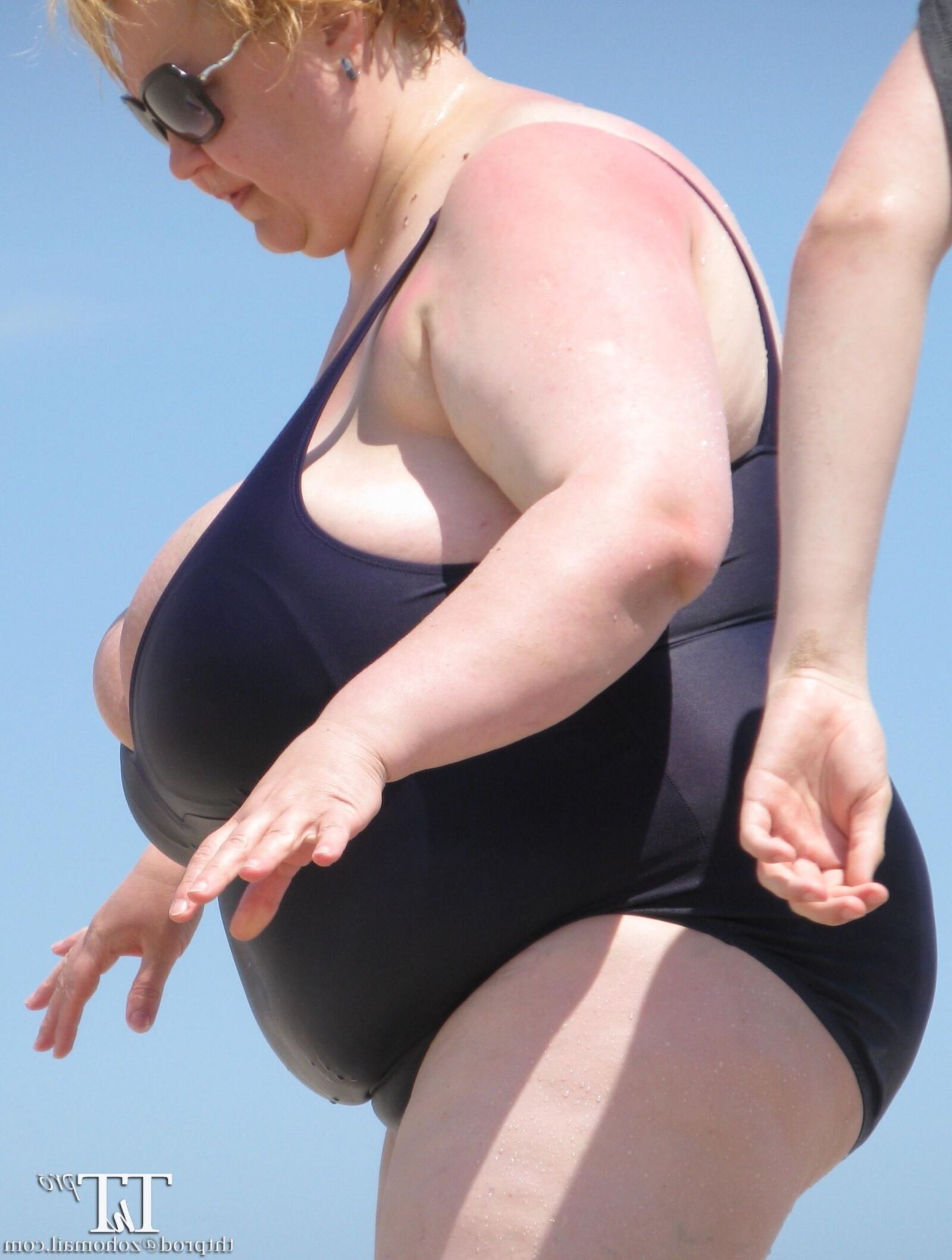 Titanic Tits BBW beach candid
