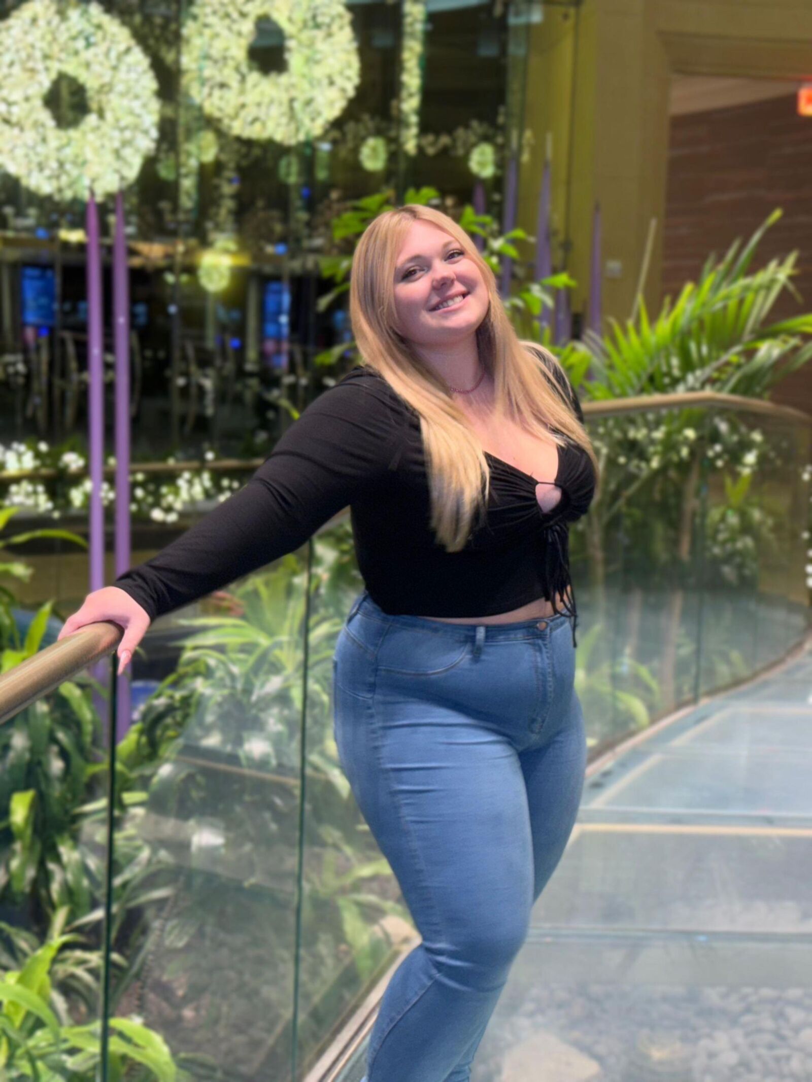 Lxves_ (Sar) (BBW)