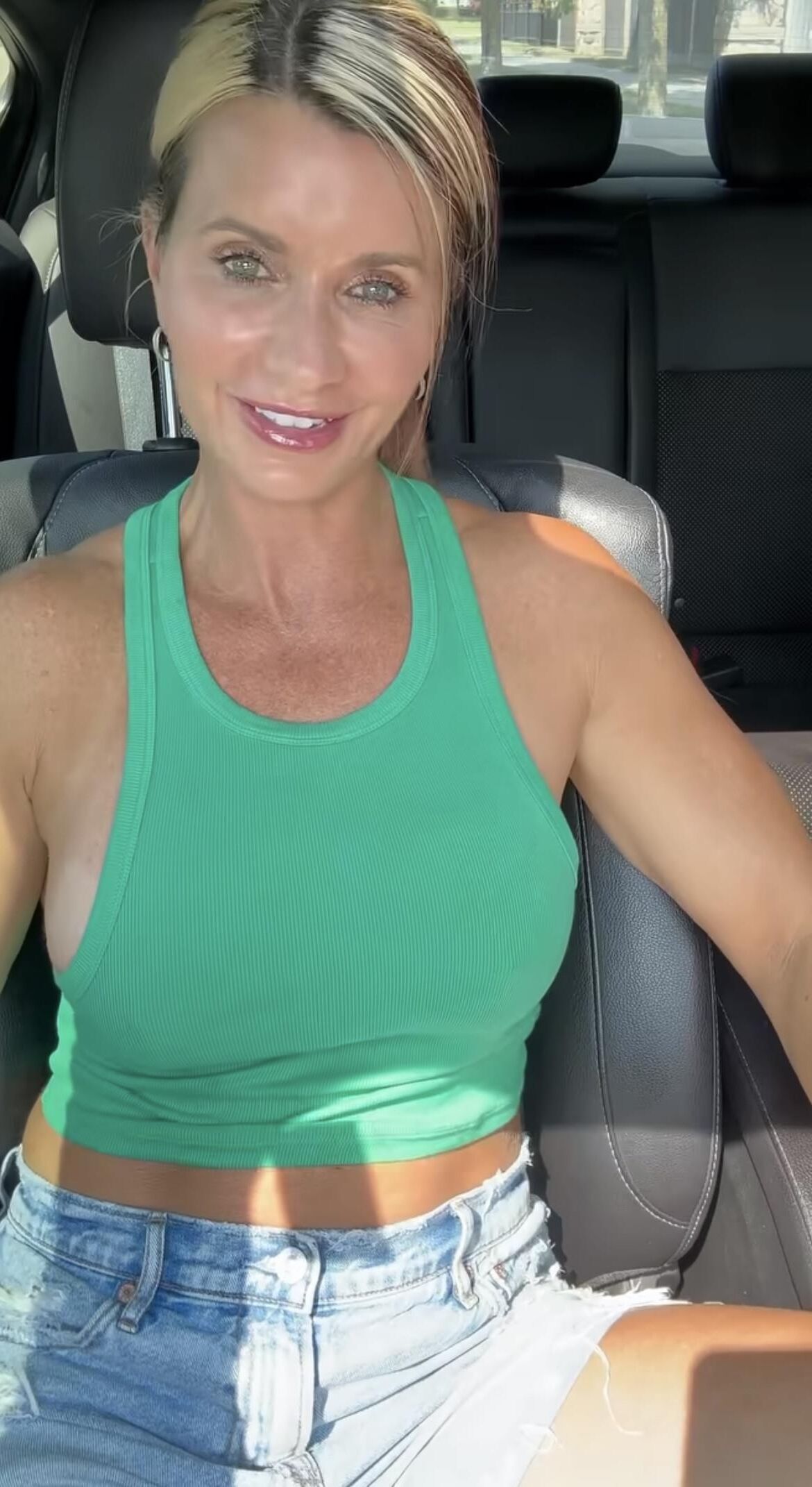 More pics of wife's friend Mandy, 
